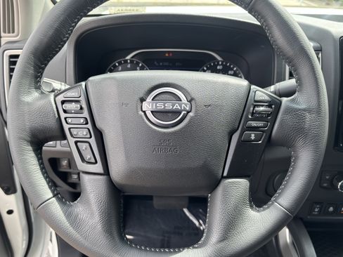 Used 2024 Nissan Frontier SV w/ SV Convenience Package RWD image 28