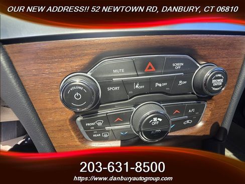 Used 2017 Chrysler 300 C Platinum w/ Safetytec Plus Group AWD/4WD image 24