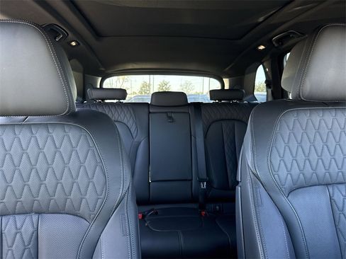 Used 2025 BMW X5 xDrive40i w/ Executive Package image 28