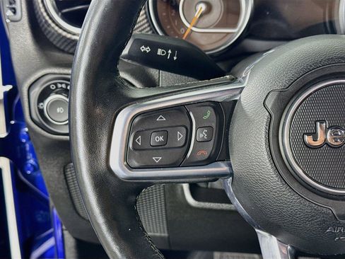 Used 2019 Jeep Wrangler Unlimited Sahara AWD/4WD image 17