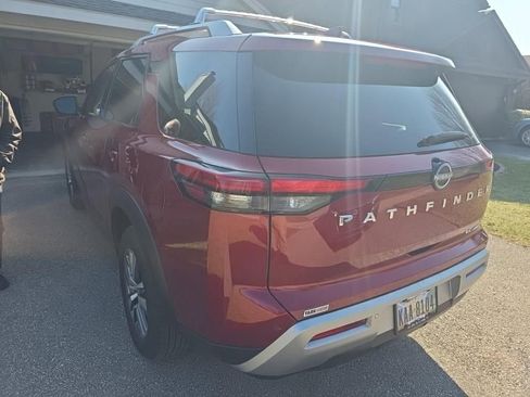 Certified 2023 Nissan Pathfinder SL image 6