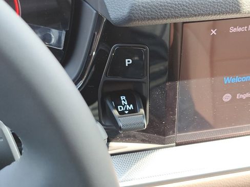 Used 2025 Porsche Cayenne image 35