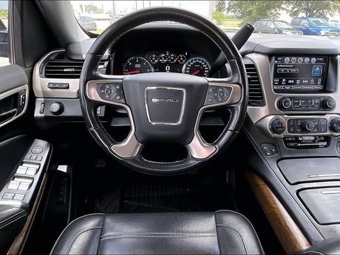 Used 2020 GMC Yukon Denali w/ Denali Ultimate Package RWD image 8