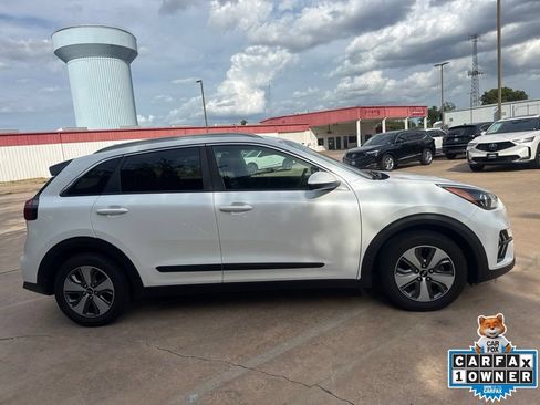 Used 2020 Kia Niro LX FWD image 4