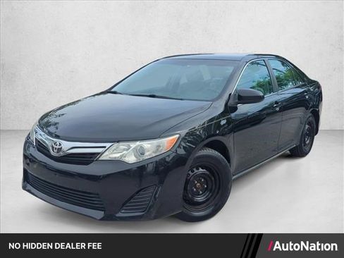 Used 2013 Toyota Camry LE FWD image 1