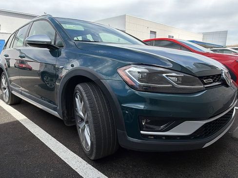 Used 2019 Volkswagen Golf Alltrack SE AWD/4WD image 1
