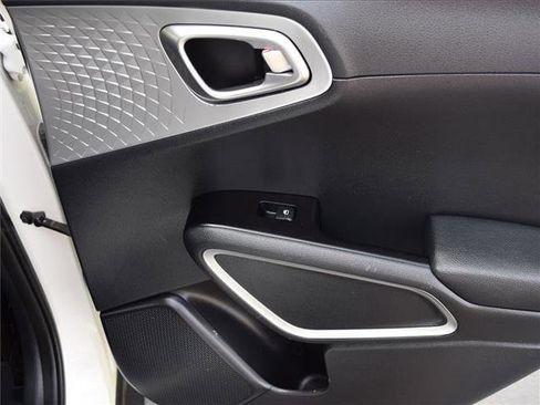 Used 2023 Kia Soul S image 34