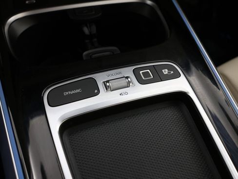 Used 2025 Mercedes-Benz GLB 250 4MATIC image 27