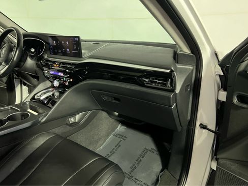 Certified 2025 Acura MDX SH-AWD image 32