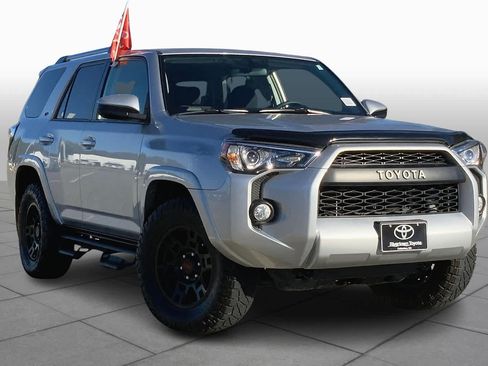 Used 2019 Toyota 4Runner SR5 RWD image 3
