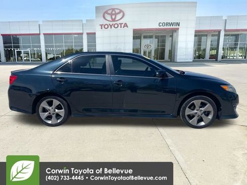 Used 2014 Toyota Camry SE FWD image 6