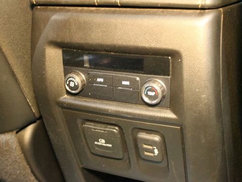 Used 2019 Chevrolet Traverse RS image 14