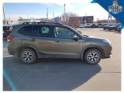 Certified 2023 Subaru Forester Premium image 6