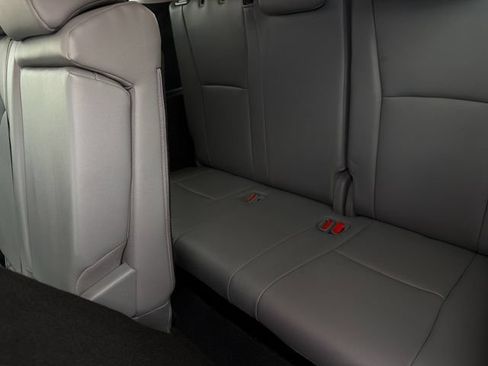 Used 2023 Toyota Highlander Limited FWD image 16
