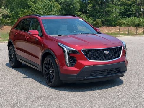 Used 2023 Cadillac XT4 Sport FWD image 2