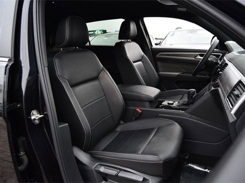 Certified 2022 Volkswagen Atlas Cross Sport SE image 20