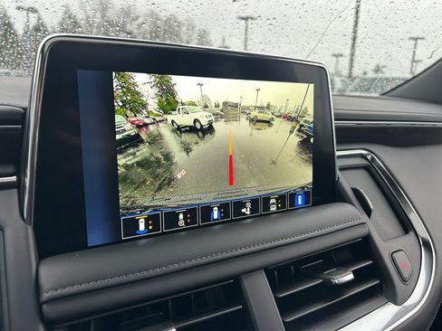 Used 2024 Chevrolet Suburban Z71 image 19