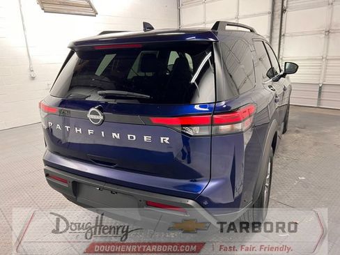 Used 2025 Nissan Pathfinder SV FWD image 7