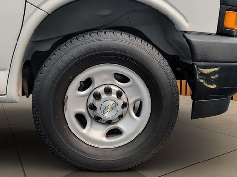 Used 2021 Chevrolet Express 2500 RWD image 25