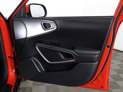 Used 2022 Kia Soul LX image 20