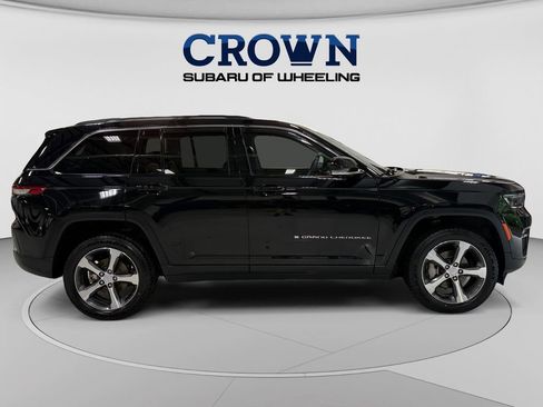 Used 2023 Jeep Grand Cherokee Limited w/ Luxury Tech Group II AWD/4WD image 2