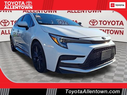 Used 2023 Toyota Corolla SE FWD image 1