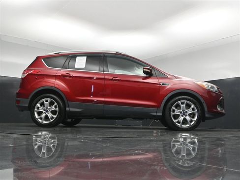 Used 2016 Ford Escape Titanium w/ Equipment Group 301A AWD/4WD image 29