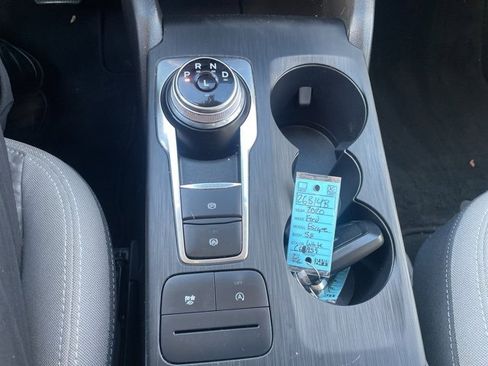 Used 2020 Ford Escape SE image 29
