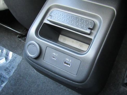 Used 2024 Nissan Ariya FWD image 46