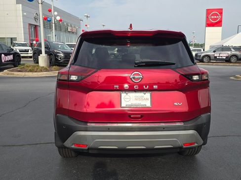 Certified 2021 Nissan Rogue SV w/ Premium Package FWD image 5