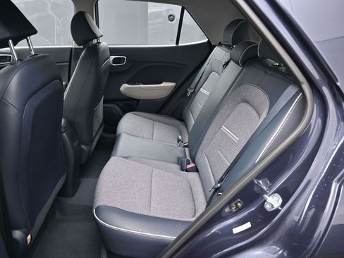 Certified 2023 Hyundai Venue Limited FWD image 20