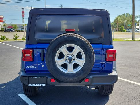 Used 2020 Jeep Wrangler Sport AWD/4WD image 5