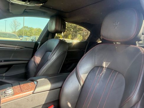 Used 2018 Maserati Ghibli S Q4 AWD/4WD image 15