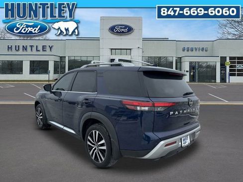 Used 2024 Nissan Pathfinder Platinum w/ Lighting Package (N92) image 6