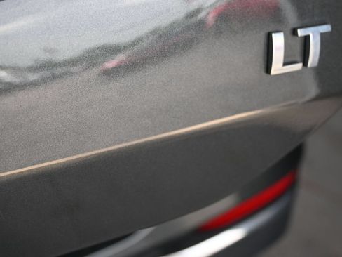 Used 2019 Chevrolet Equinox LT FWD image 19