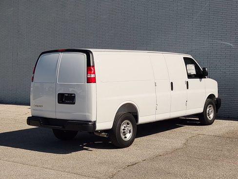New 2026 Chevrolet Express 2500 Extended w/ Safety Package RWD image 4