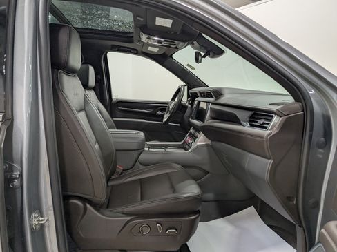 Used 2023 GMC Yukon Denali w/ Advanced Technology Package image 21