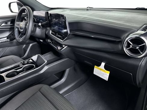 Used 2026 Chevrolet Equinox LT FWD image 30