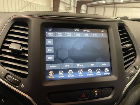 Used 2022 Jeep Cherokee Latitude Lux w/ Sun & Sound Group AWD/4WD image 18