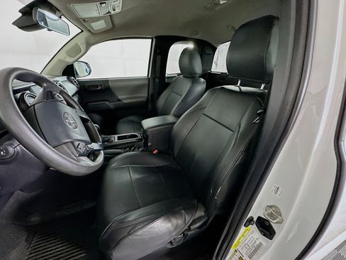 Used 2020 Toyota Tacoma SR image 13