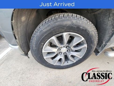 Used 2019 Chevrolet Silverado 1500 LT w/ Texas Edition image 17