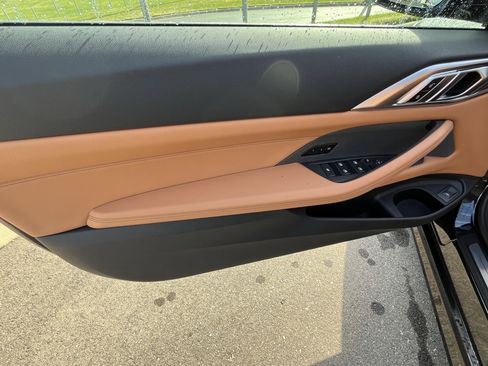 Used 2025 BMW 430i Convertible w/ Premium Package image 14