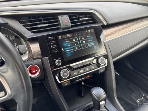 Used 2019 Honda Civic EX image 17
