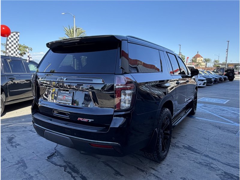 Used 2022 Chevrolet Suburban RST w/ Max Trailering Package AWD/4WD image 6
