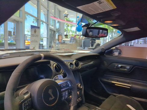 Used 2021 Ford Mustang Shelby GT500 w/ Technology Package RWD image 25