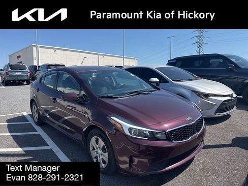 Used 2017 Kia Forte LX image 1