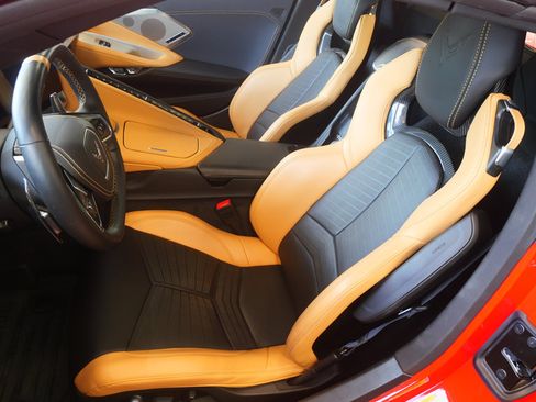 Used 2025 Chevrolet Corvette Stingray Preferred Conv w/ Z51 Performance Package RWD image 12