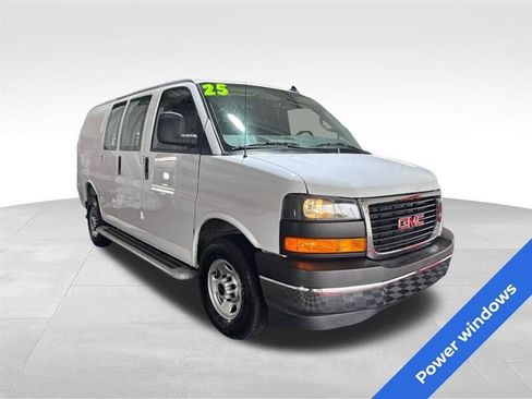 Used 2025 GMC Savana 2500 w/ Driver Convenience Package RWD image 3