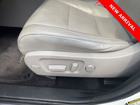 Used 2018 Toyota Highlander Limited Platinum image 10