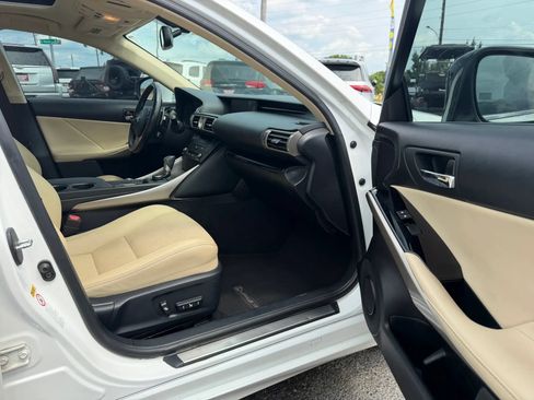 Used 2015 Lexus IS 250 RWD image 10